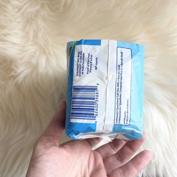 Vintage Stayfree Sealed New Maxi Pads Film TV Prop 2000s Sealed English Francois - Picture 3 of 6